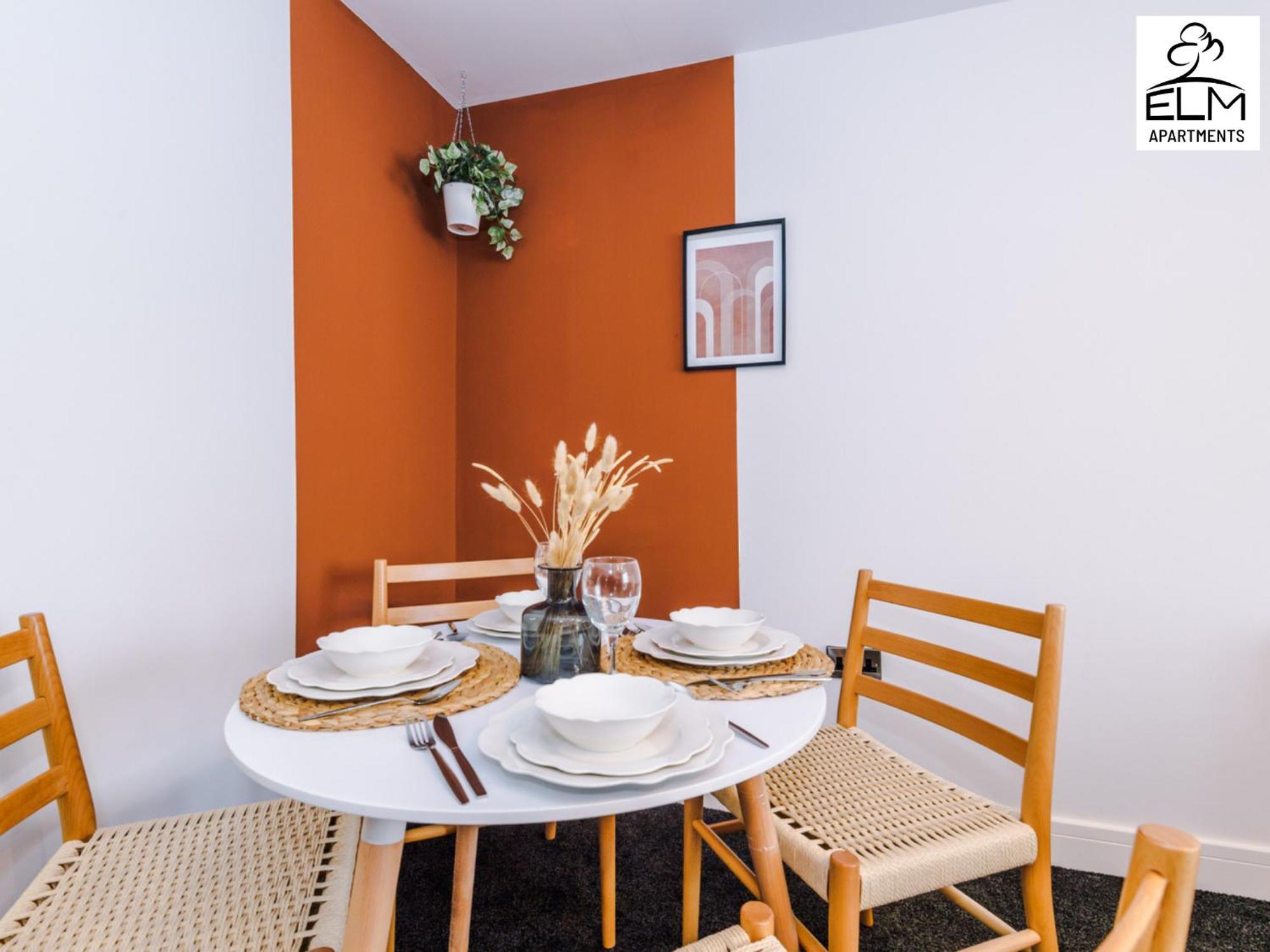 Elm Aparthotel , Collection Of Apartments Available Near Media City , Free Parking マンチェスター エクステリア 写真