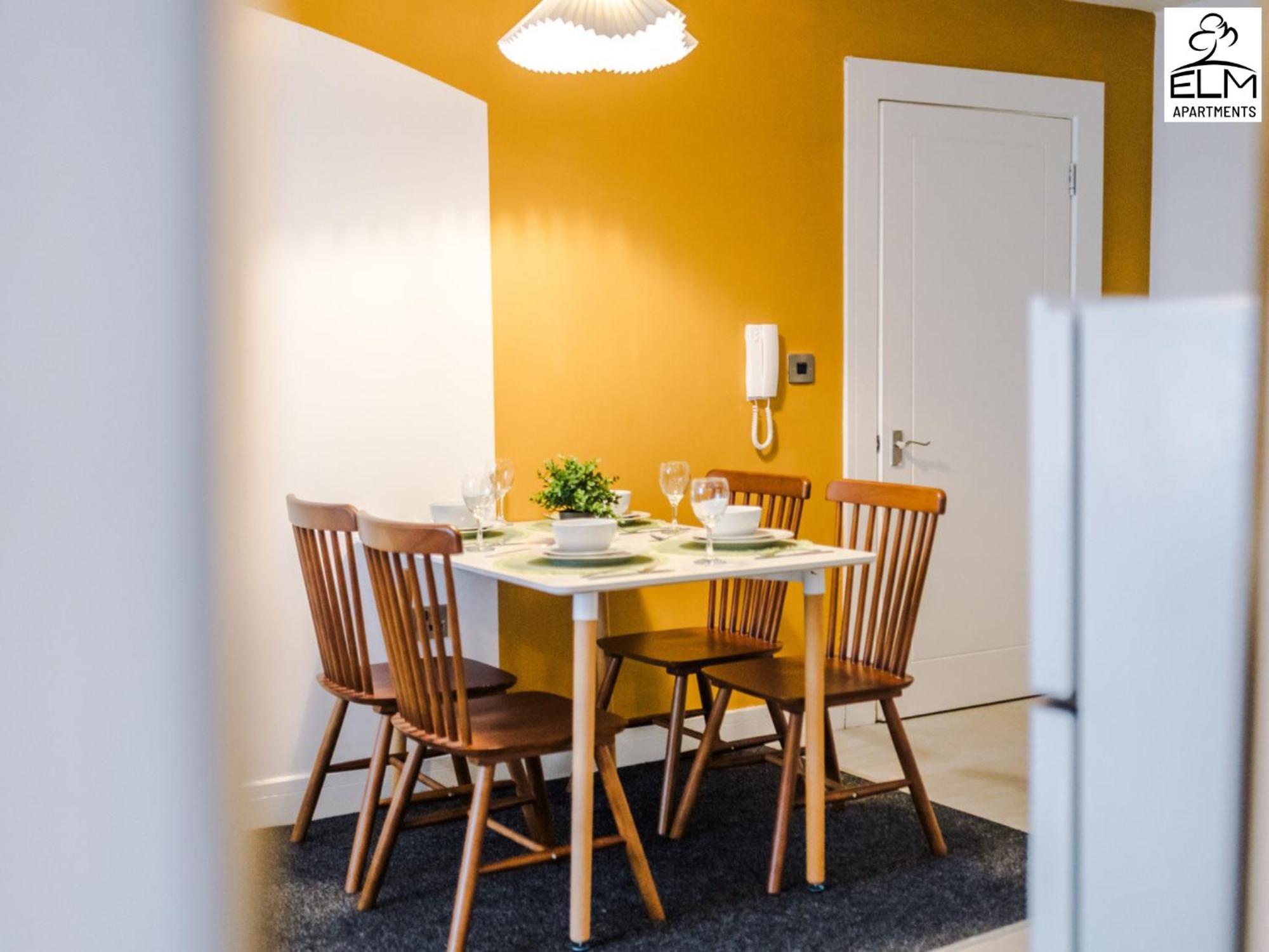 Elm Aparthotel , Collection Of Apartments Available Near Media City , Free Parking マンチェスター エクステリア 写真