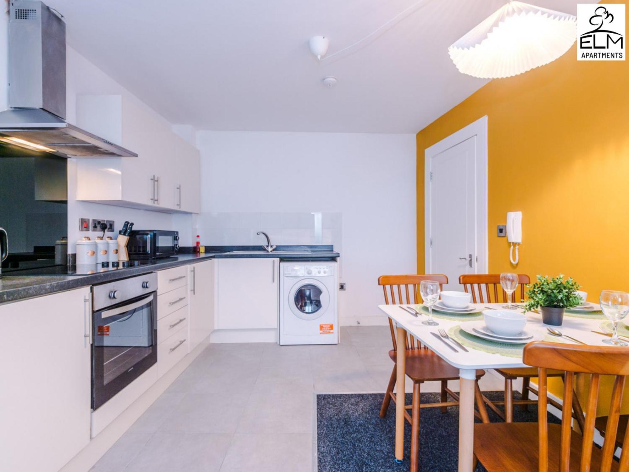 Elm Aparthotel , Collection Of Apartments Available Near Media City , Free Parking マンチェスター エクステリア 写真