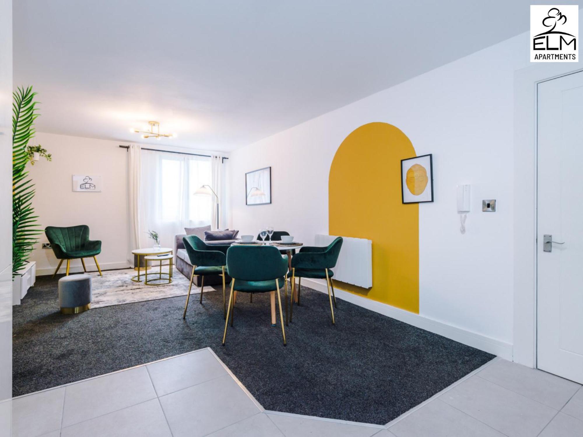 Elm Aparthotel , Collection Of Apartments Available Near Media City , Free Parking マンチェスター エクステリア 写真
