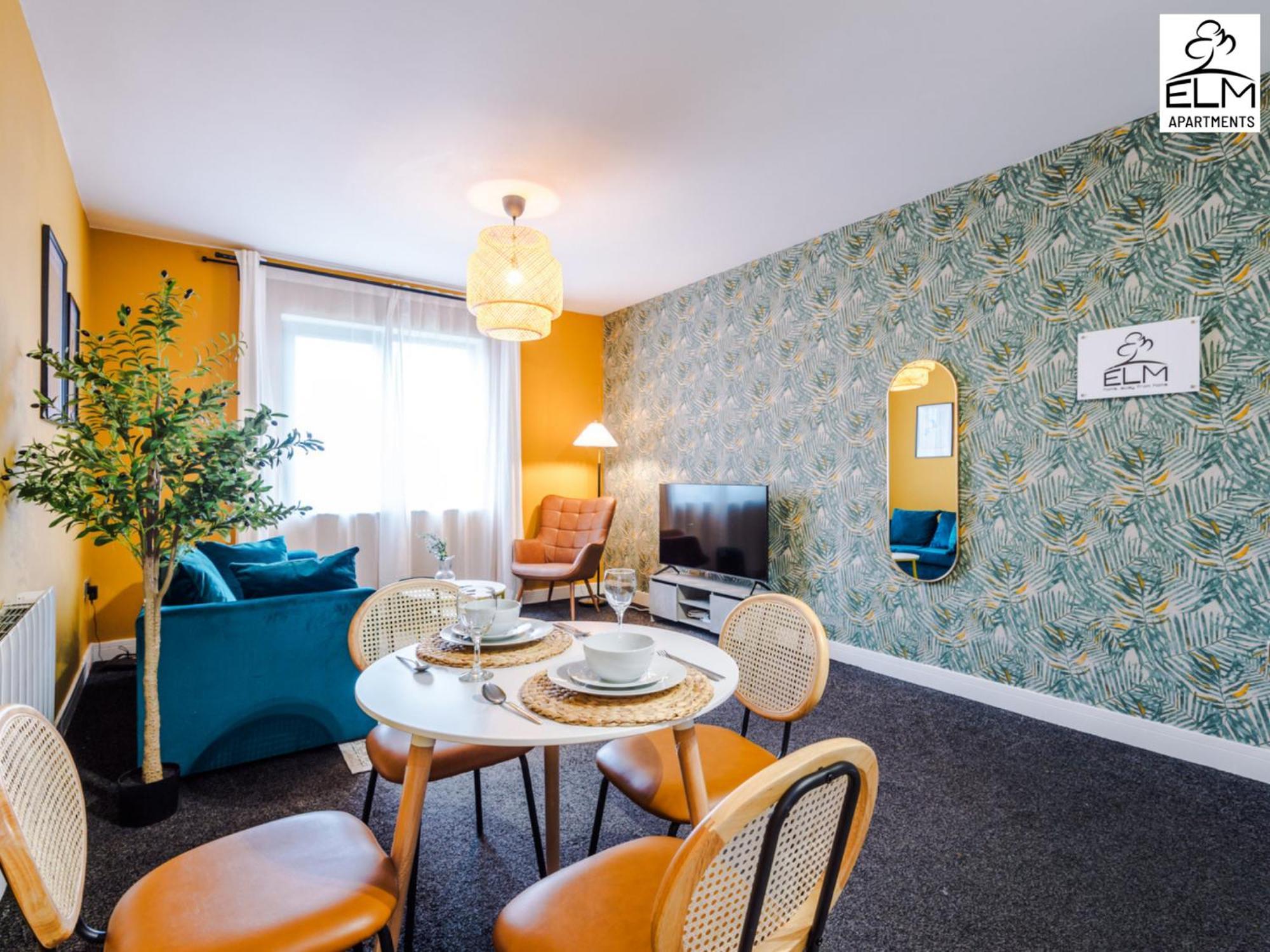 Elm Aparthotel , Collection Of Apartments Available Near Media City , Free Parking マンチェスター エクステリア 写真